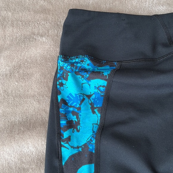 GAIAM Capri Leggings, Size Medium - Picture 3 of 11